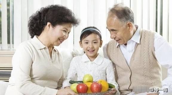 孩子|让这4种老人带娃,给再多的钱,孩子也过得不幸福