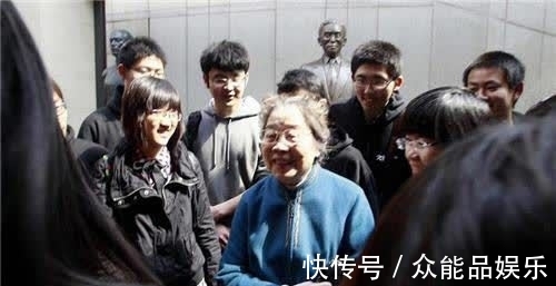 知性&林徽因不为人知的一面:嗜酒如命,烟不离身,知性才女人设是假?