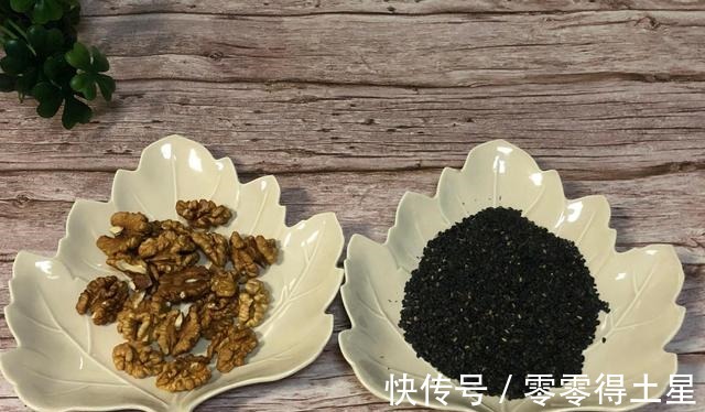 炒米|别总是买芝麻糊吃,自己做一瓶核桃芝麻粉,味道更赞还特别省事!