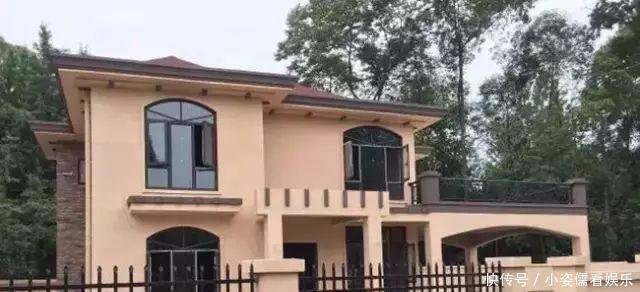 地基|赚钱了,要回家盖一栋这样的别墅,带开放式车库,让邻里都来羡慕