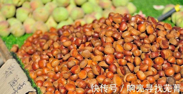 金秋逛农村大集，大葱白菜萝卜土豆热销，山货也很多！