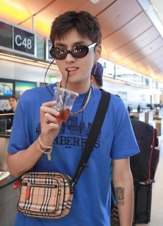 郑爽与吴亦凡合作节目, 被问为何来参加节目? 说出的话意味深长