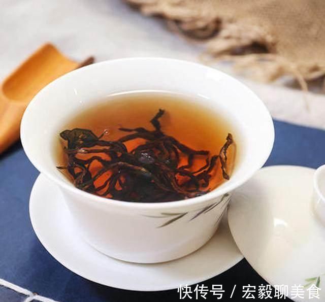 病生|湿气重百病生! 用不起眼的“它”泡水喝, 排出体内多年老湿气