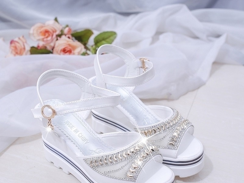 女人 会打扮的女人真厉害,只是换了一双凉鞋,别人都夸这么美