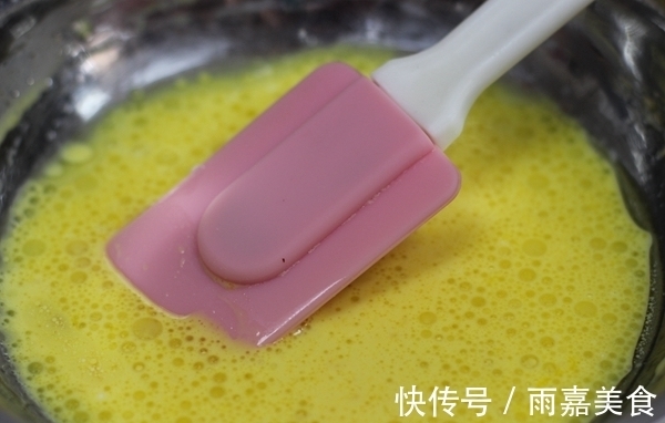 红枣|微波炉如何做蛋糕?教您一招,松软香甜,又快又好吃