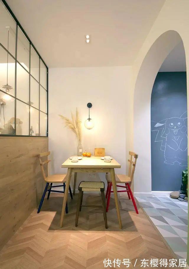 隔断|50㎡小户型单身公寓,巧用玻璃门作隔断,一个人住太舒服了