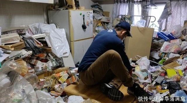 60岁宅男被手办压死,原因令人深思,有钱人买手办真就这么疯狂
