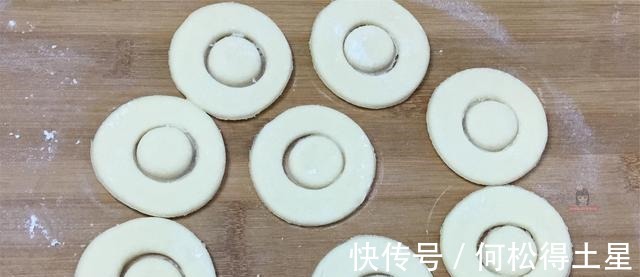 烤箱|想吃甜甜圈没有烤箱教你一招，轻轻松松做出松软的甜甜圈！