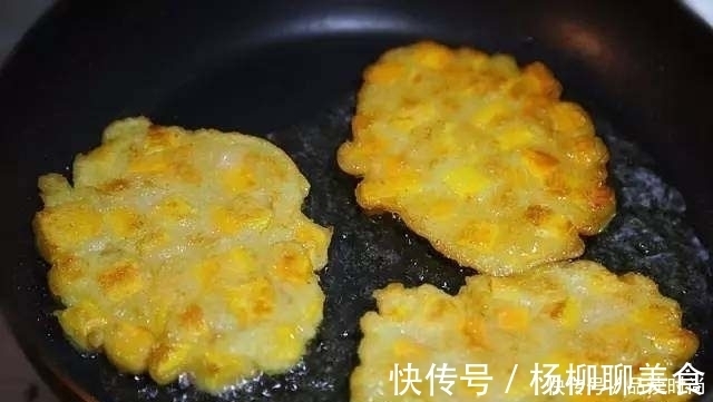 面糊|红薯别再烤着吃了,简单做个红薯饼,外酥里嫩,既是零食也是早餐