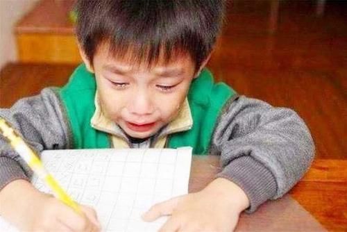 爸爸|儿子被罚抄名字100遍,爸爸自豪调侃:多亏我给孩子取了个好名