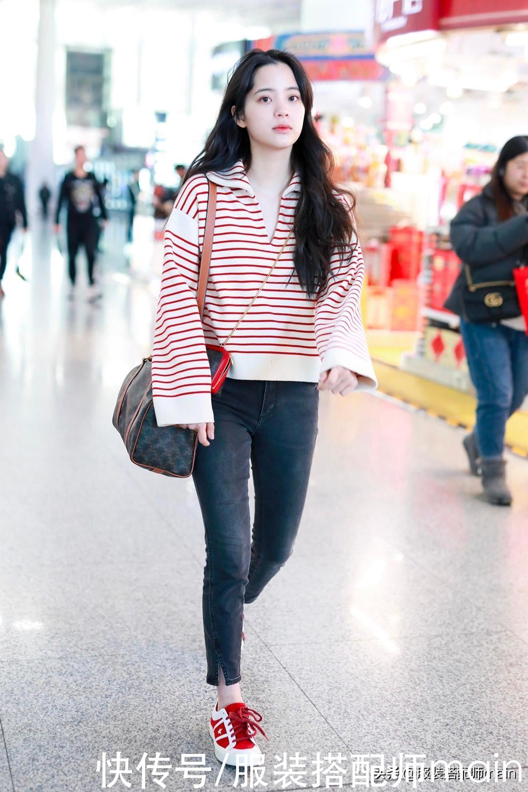 条纹衫选对款式，搭对下装才能在路人中脱颖而出