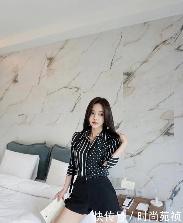 小姐姐 都市时尚套装，活脱脱的精致美人，男人大饱眼福