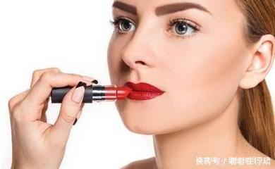 每天都涂“口红”的女人,几年后会有什么变化化妆师道出了实情