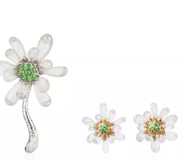 彩云追月@现代翡翠设计,颠覆想象,美不可言!现代翡翠设计,颠覆想象,美不可言!