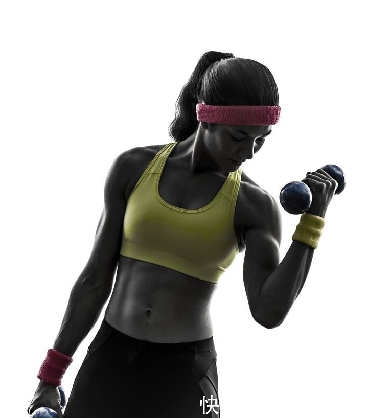 鼻子上的“白米粒”越挤越多,皮肤还会凹下去,原来是它的分泌物