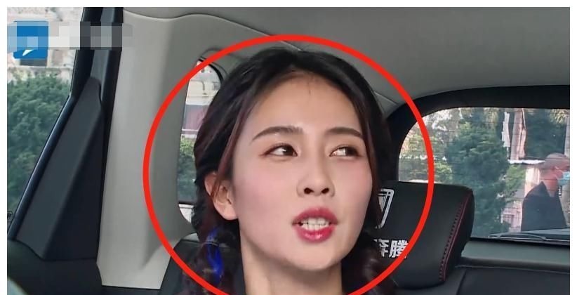 白鹿《跑男9》生圖流出，玩游戲時滿頭大汗，脫妝后暴露真顏值