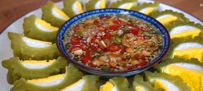 最近很火的苦瓜做法,饭店一份卖58,在家做成本不到5元,真解馋