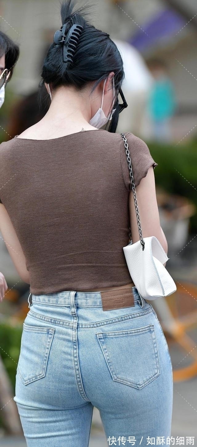 装扮","m":"e6fcb89b25e24a09ae2db1e6ff6a4ee726d3fa8","nlabel":"stat_3162570250:zm.news.so.com:5Y2K54Of55Sf5rS7,pageType_zmt,glevel_3","ntag":"tfashion;sfashion_时尚;kfashion_1:美的;kfashion_1:打底裤;cfashion_S:5:2272:气质:紧