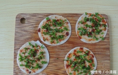 葱油饼|饺子皮买多了?做成它,金黄酥脆,层次分明,刚出锅就被抢光了