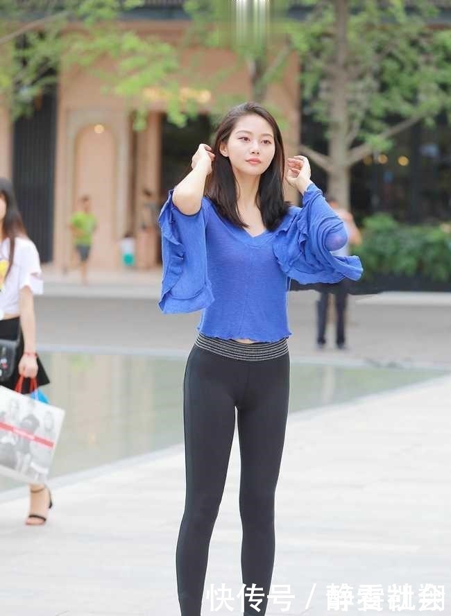 小仙女|邻家女孩穿“荷叶边”上衣,还真有点小仙女的味道!