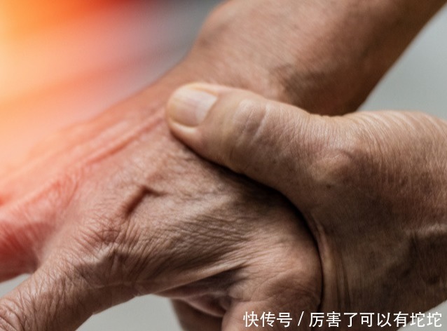 健康|血管的“清道夫”,不是蜂蜜,每天喝两口,冲血管,呵护血管健康