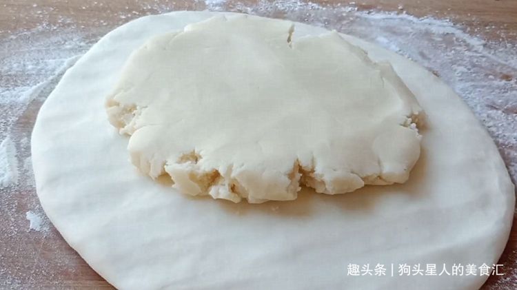 红豆酥饼的懒人做法，外面20块钱一斤，在家做成本不到5元，真香