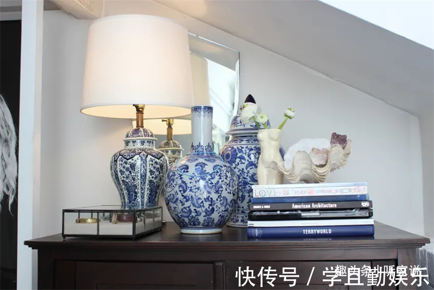 收纳|小伙买下4楼顶层旧公寓，32㎡“鸽子舍”住三年，家里又暖又干净