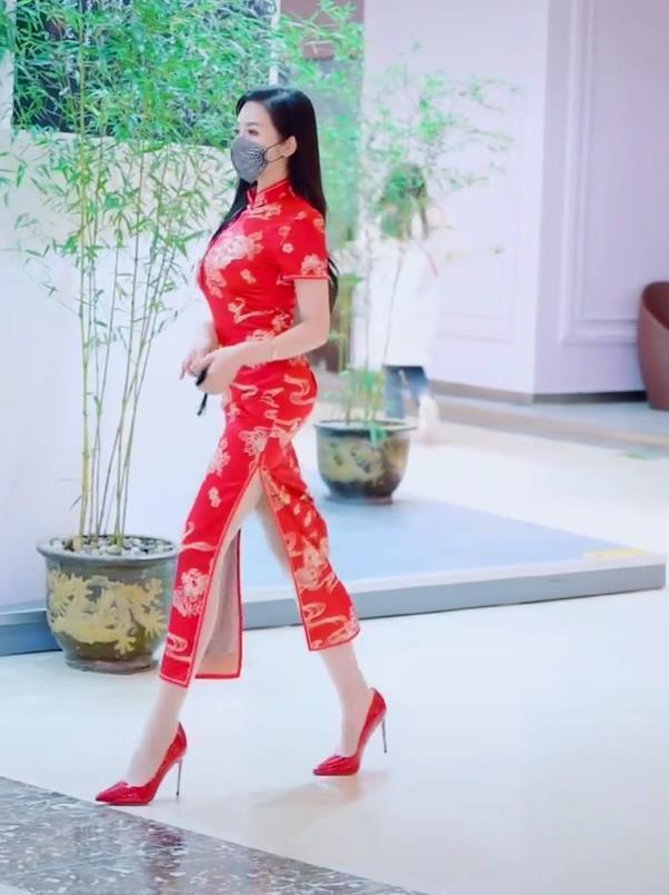 时尚感 牛仔裤要想搭出高级感,你需要一件抢镜的衬衣,这样的风格太美了