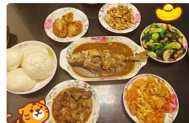 朱婷|女排奥运奇兵拜年方式特别,晒过年三桌菜惹人馋,无愧头号吃货