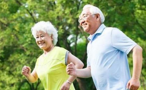 命长|60岁大妈晨练时去世,大夫怒斥如此锻炼,就是在嫌自己命长