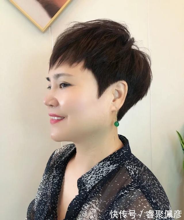时尚|女士短发别乱剪,我推荐这4种,剪完让你大不一样