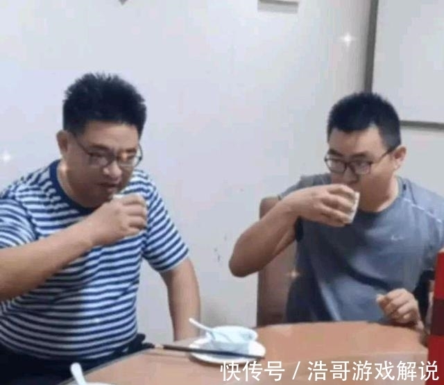 一句姚威,过来坐,灿烂了姚家三代的脸,叫碎