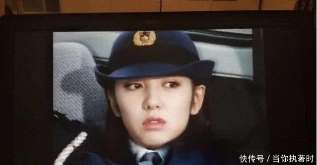 机器人|铁甲小宝:小时候太傻了,放着大美女不看,只顾看一群机器人打架