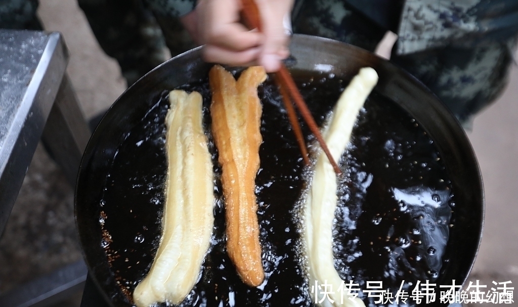 吐司面包|张文宏教授口中的“糊弄式早餐”，你还在给孩子吃？网友：心真大