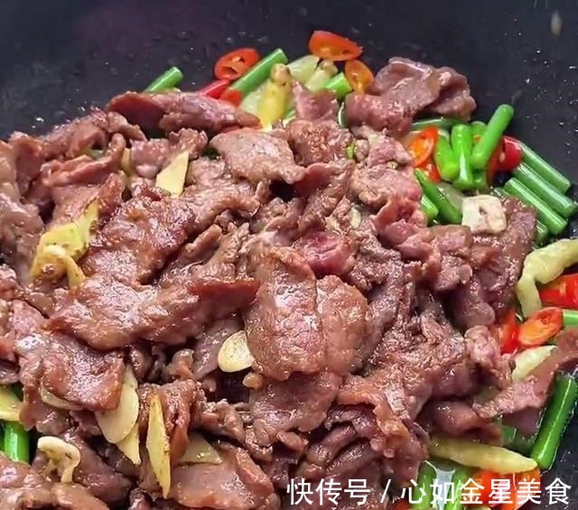 家常|这样炒的牛肉才嫩 教你蒜苔炒牛肉的家常做法!