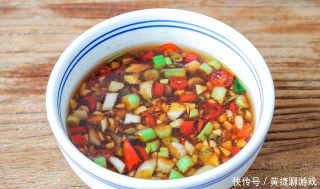 我家杏鲍菇从不炒着吃,焯个水撕一撕,比吃肉香,连吃一周还是馋