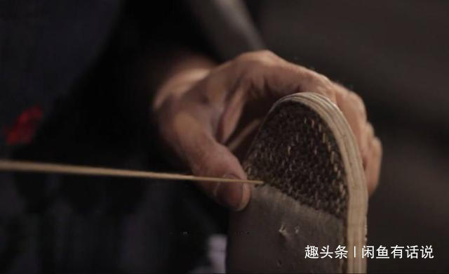 比尔盖茨 男人别总穿皮鞋,闷脚!现在大佬都爱穿“千层底”,舒服还有范