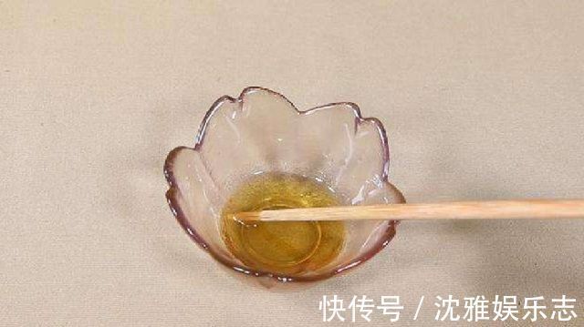 孩子|6岁女孩耳朵半夜进虫子,奶奶接下来的操作,医生都连连称赞!