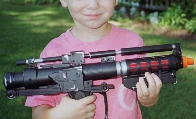 化学物质|这5种危险的玩具,妈妈有多远就扔多远,别等孩子出事了再后悔