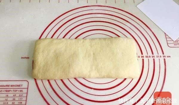 柔软到怀疑人生!一次成功的椰蓉奶棒面包,学会了不用去面包店买