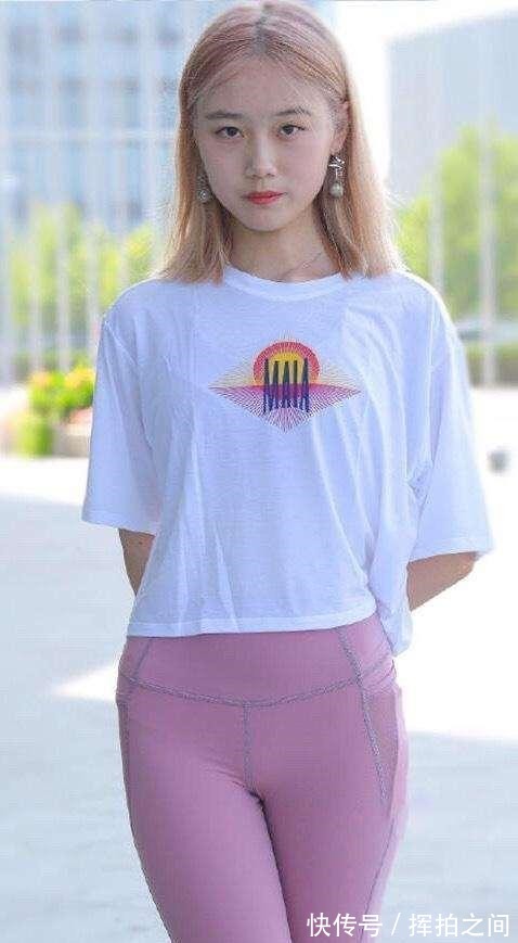 色彩 精致漂亮的瑜伽裤装扮更加容易搭配，展示傲娇的体态，潇洒自如！