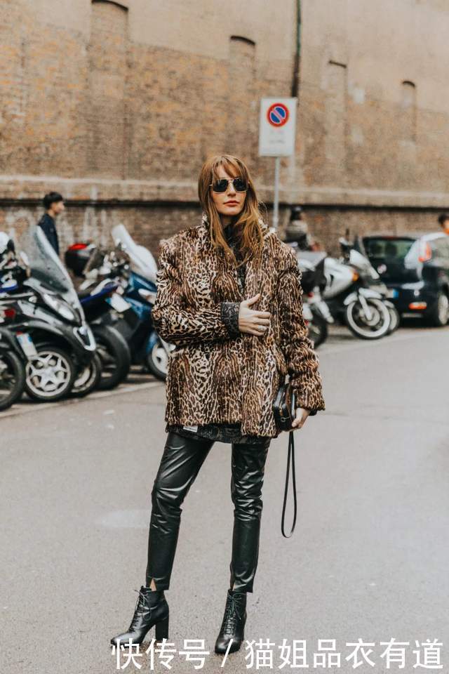 显瘦|万能的黑裤子,搭什么都时髦显瘦么?你得上宽下窄这样穿