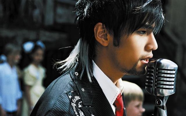 民警|爸爸姓“老”,带三胞胎儿子上户口时被民警怒斥:喝醉后起的名