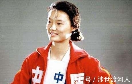 周晓兰|女排功勋周晓兰遭高层排挤，移民美国生两女儿，直言感谢祖国培养