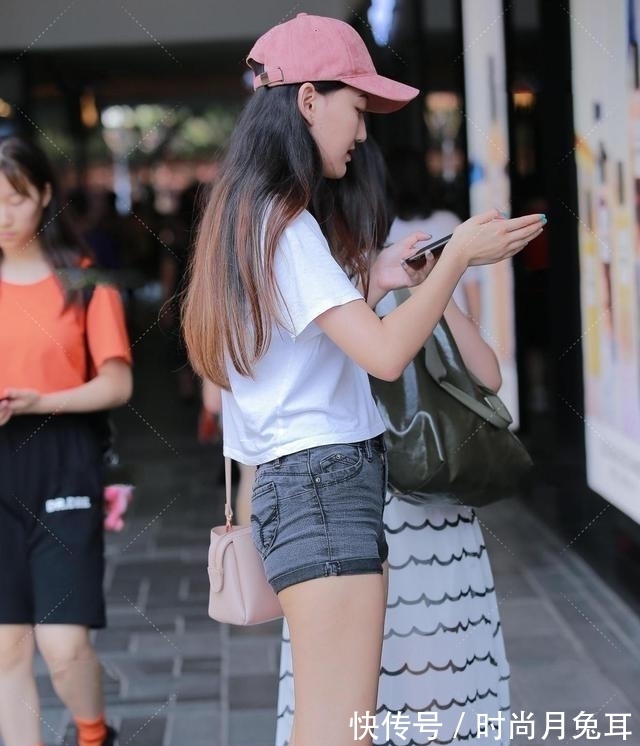 色系|打底裤让你美爆街头,女性高级魅力尽放,打造曼妙动人身形