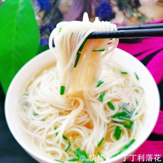 清淡|阳春面,汤清味鲜,清淡爽口