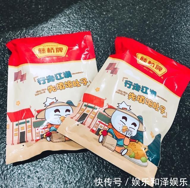 李佳琦真是个“大魔鬼”,种草的这5款零食,居然好吃到舔手指!
