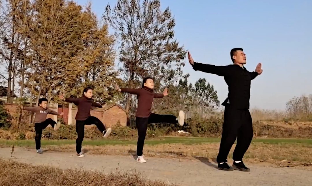 刘龙|这一家子，飒！