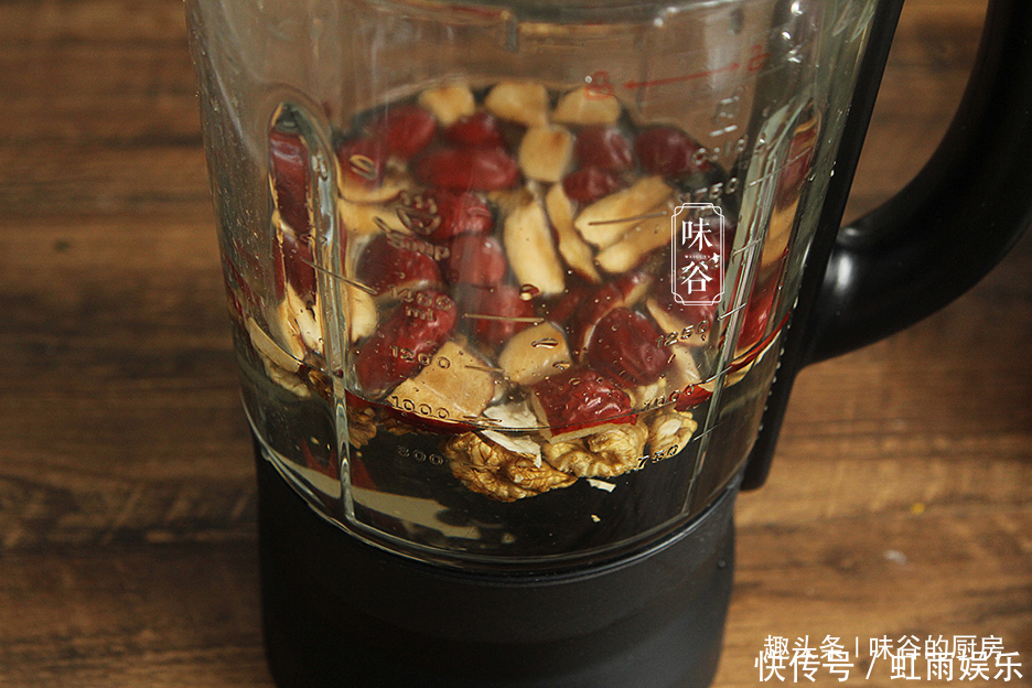 春天,这3样食材一起打成浆,每天一杯,营养好吸收,滋补不衰老