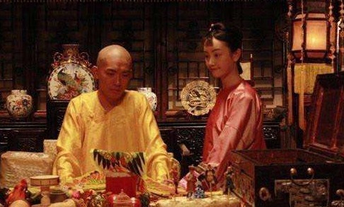 傀儡|清朝最短命皇帝,在位13年形同傀儡,死因尴尬至今成谜